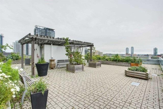 527 - 25 Cole St, Condo with 2 bedrooms, 2 bathrooms and 1 parking in Toronto ON | Image 10
