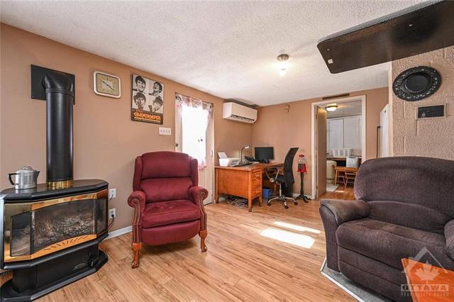 1671 County Rd 43 Road, House detached with 3 bedrooms, 2 bathrooms and 15 parking in North Grenville ON | Image 15