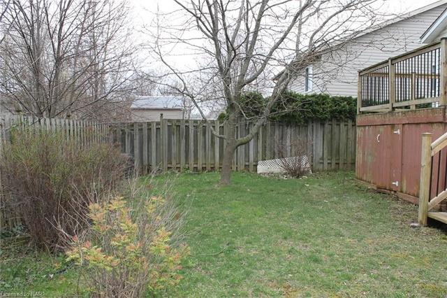 8209 Woodsview Crescent, House detached with 4 bedrooms, 2 bathrooms and 4 parking in Niagara Falls ON | Image 39