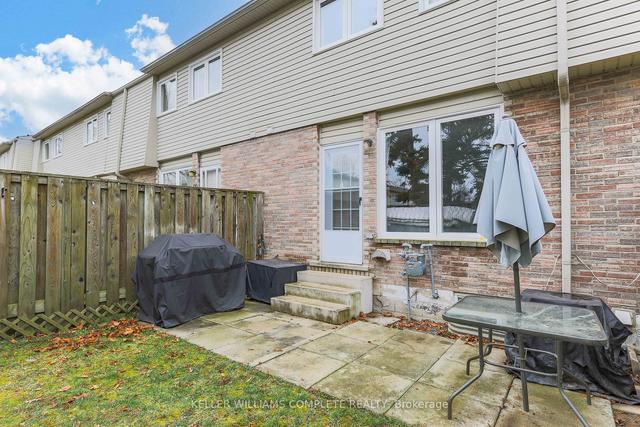 58 - 33 Rochelle Ave E, Townhouse with 3 bedrooms, 2 bathrooms and 2 parking in Hamilton ON | Image 15
