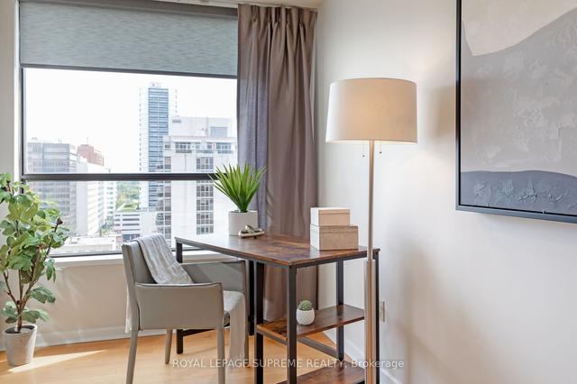1104 - 47 St Clair Ave W, Condo with 2 bedrooms, 2 bathrooms and 1 parking in Toronto ON | Image 38
