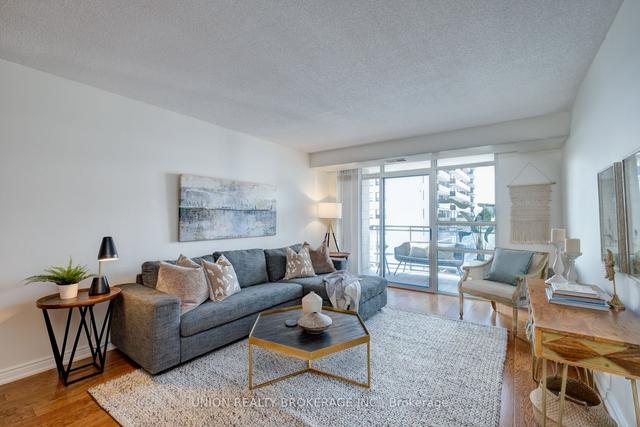 819 - 1091 Kingston Rd, Condo with 2 bedrooms, 2 bathrooms and 1 parking in Toronto ON | Image 19