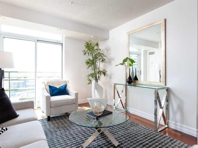 809 - 70 Mill St, Condo with 2 bedrooms, 2 bathrooms and 1 parking in Toronto ON | Image 3