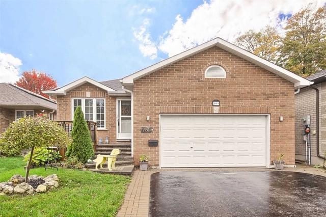 109 Monique Cres, House detached with 2 bedrooms, 3 bathrooms and 5 parking in Barrie ON | Image 1