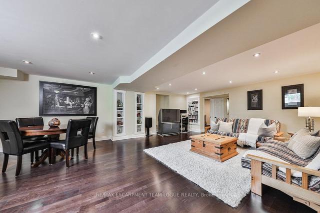 4299 Couples Cres, House detached with 4 bedrooms, 4 bathrooms and 7 parking in Burlington ON | Image 21