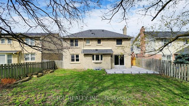 11 Hialeah Cres, House detached with 4 bedrooms, 4 bathrooms and 6 parking in Whitby ON | Image 29