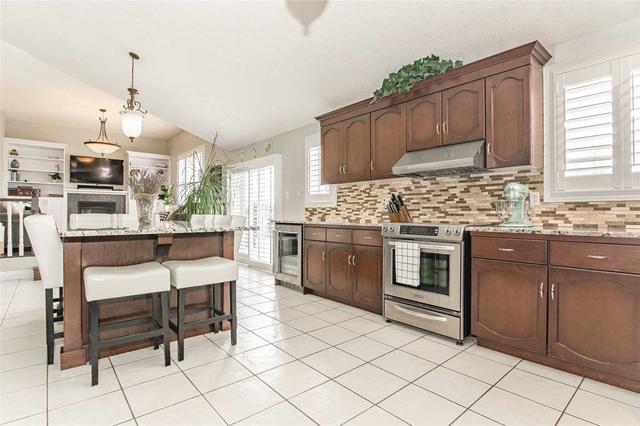 49 Abbeywood Cres, House detached with 4 bedrooms, 4 bathrooms and 4 parking in Guelph ON | Image 6