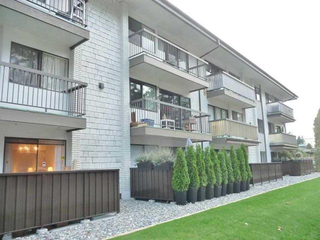 102 - 15020 North Bluff Rd, Condo with 1 bedrooms, 1 bathrooms and 1 parking in White Rock BC | Image 1