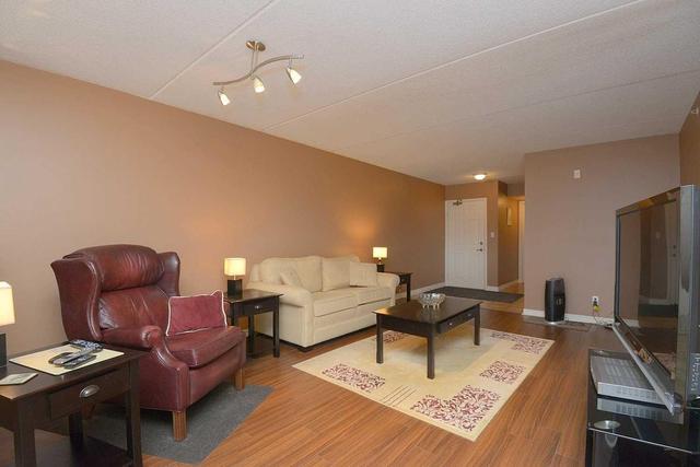 111 - 2085 Appleby Line, Condo with 2 bedrooms, 3 bathrooms and 1 parking in Burlington ON | Image 4