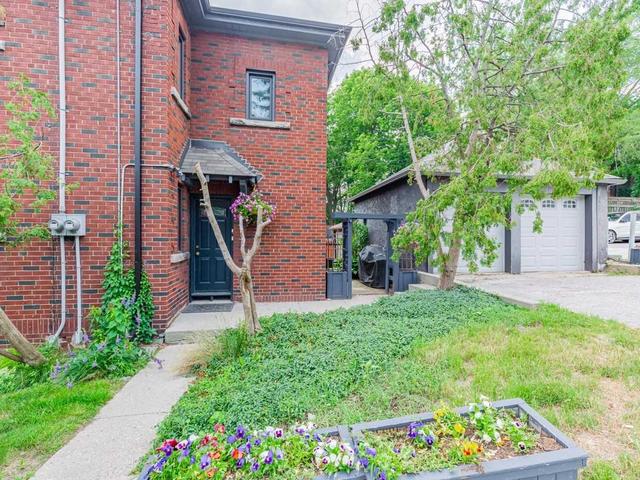 upper - 2 Larkin Ave, House detached with 2 bedrooms, 1 bathrooms and 1 parking in Toronto ON | Image 31