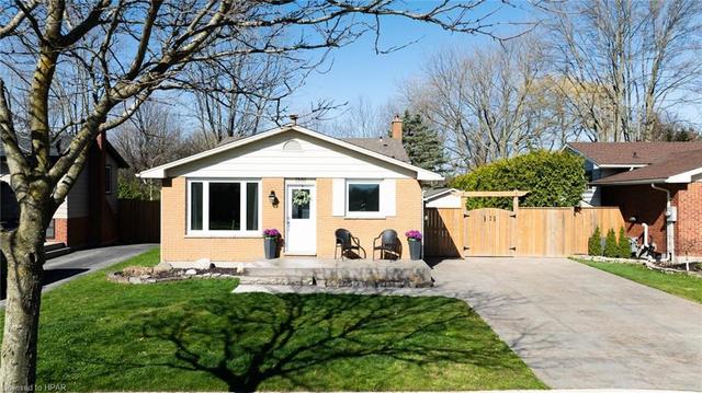 1361 Aldersbrook Road, House detached with 3 bedrooms, 1 bathrooms and 4 parking in London ON | Image 1