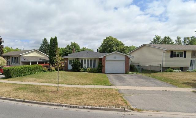 39 Bernick Dr, House detached with 3 bedrooms, 2 bathrooms and 5 parking in Barrie ON | Image 1