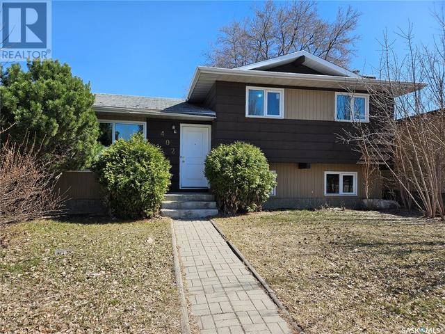 402 Costigan Road, House detached with 4 bedrooms, 3 bathrooms and null parking in Saskatoon SK | Image 1