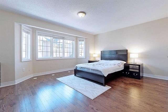 63 Legends Way, Townhouse with 3 bedrooms, 3 bathrooms and 4 parking in Markham ON | Image 3