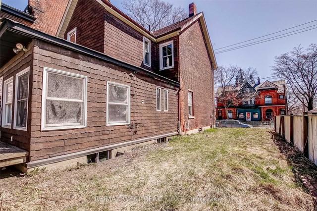 252 Annette St, House detached with 4 bedrooms, 2 bathrooms and 3 parking in Toronto ON | Image 23
