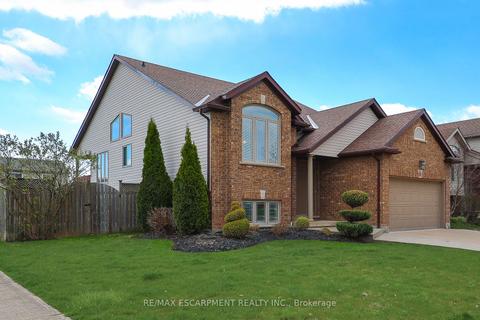 6992 Julie Dr, House detached with 3 bedrooms, 2 bathrooms and 4 parking in Niagara Falls ON | Card Image
