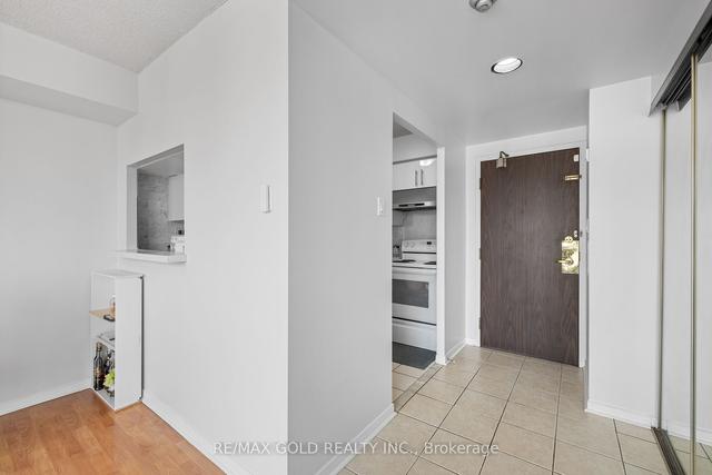1401 - 2901 Kipling Ave, Condo with 1 bedrooms, 1 bathrooms and 2 parking in Toronto ON | Image 2