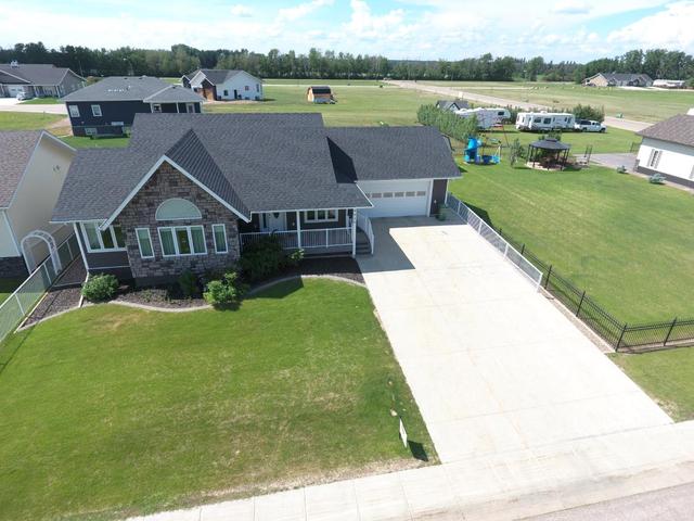 9926 110 Street, House detached with 6 bedrooms, 3 bathrooms and 6 parking in Mackenzie County AB | Image 5