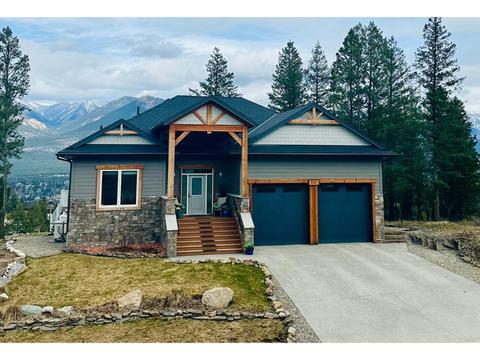 1711 Pine Ridge Mountain Place, House detached with 4 bedrooms, 3 bathrooms and 4 parking in Invermere BC | Card Image