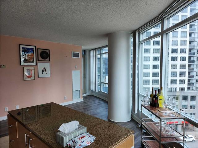 909 - 373 Front St W, Condo with 1 bedrooms, 1 bathrooms and 1 parking in Toronto ON | Image 4