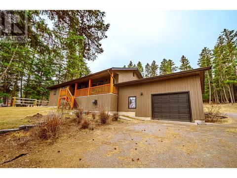 755 Roberts Drive, House detached with 4 bedrooms, 3 bathrooms and null parking in Cariboo E BC | Card Image