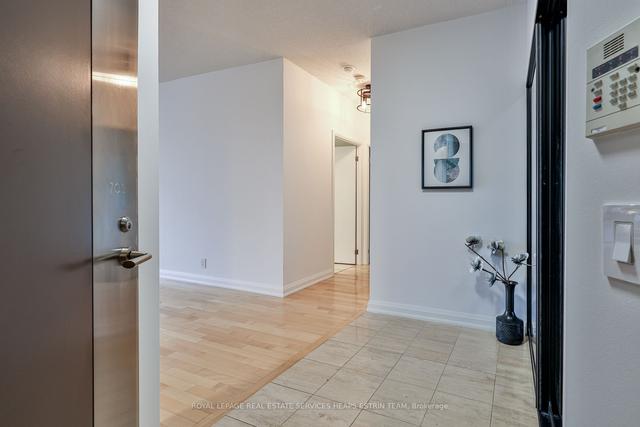 703 - 3 Mcalpine St, Condo with 2 bedrooms, 2 bathrooms and 1 parking in Toronto ON | Image 12