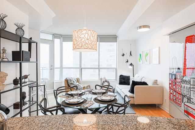 1222 - 230 Queens Quay W, Condo with 1 bedrooms, 1 bathrooms and 1 parking in Toronto ON | Image 4