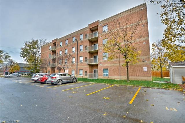 401 - 5355 Wyandotte Street E, House attached with 2 bedrooms, 1 bathrooms and 1 parking in Windsor ON | Image 26