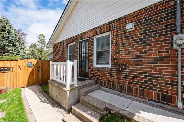 1466 Oakdale St, House detached with 2 bedrooms, 2 bathrooms and 4 parking in London ON | Image 31