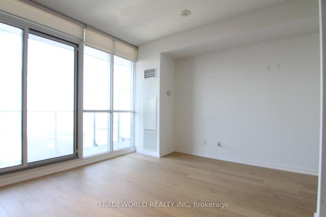 1206 - 55 Bremner Blvd, Condo with 1 bedrooms, 1 bathrooms and 0 parking in Toronto ON | Image 6