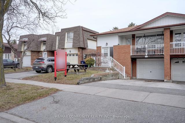 71 Snowhill Cres, House semidetached with 3 bedrooms, 2 bathrooms and 3 parking in Toronto ON | Image 12