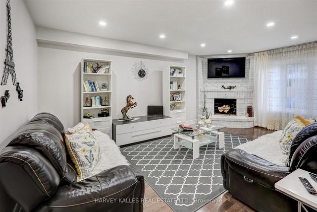20 Timothy Crt, House detached with 4 bedrooms, 5 bathrooms and 6 parking in Toronto ON | Image 9