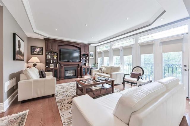 8 Leander Crt, House detached with 4 bedrooms, 5 bathrooms and 3 parking in Toronto ON | Image 6