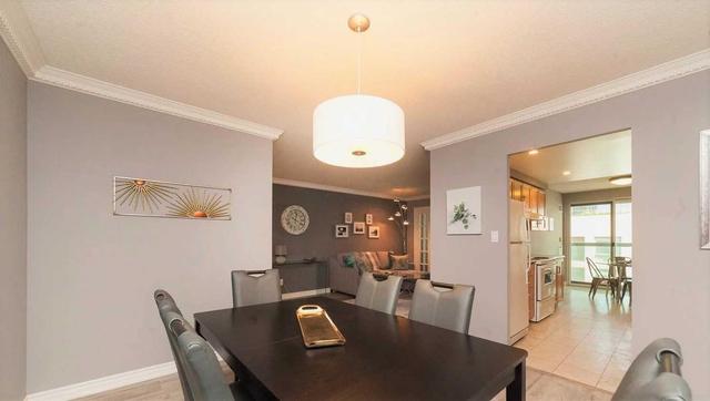 1013 - 168 Simcoe St, Condo with 2 bedrooms, 2 bathrooms and 1 parking in Toronto ON | Image 7