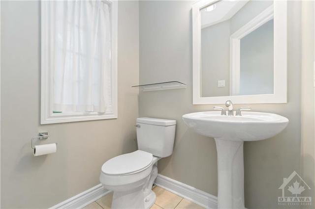 410 Grey Seal Circle, Townhouse with 3 bedrooms, 3 bathrooms and 3 parking in Ottawa ON | Image 12
