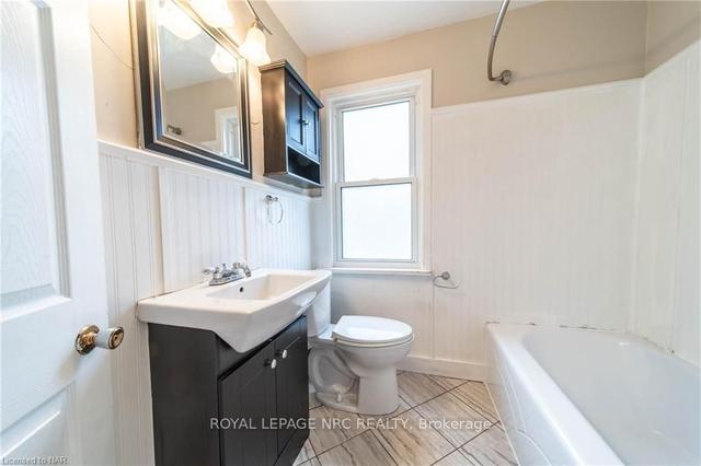 5885 Keith St, House detached with 3 bedrooms, 2 bathrooms and 6 parking in Niagara Falls ON | Image 7