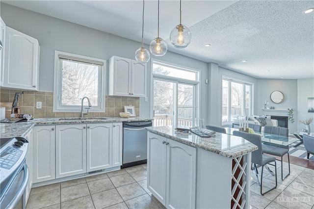 40 Shawglen Way, House detached with 4 bedrooms, 4 bathrooms and 6 parking in Ottawa ON | Image 9