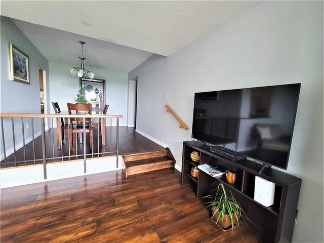 1602 - 250 Scarlett Rd, Condo with 2 bedrooms, 1 bathrooms and 1 parking in Toronto ON | Image 14