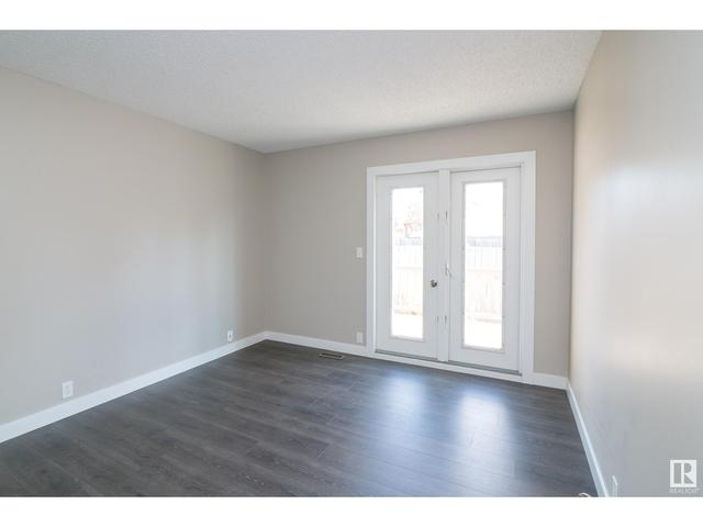 849 Village Dr, House attached with 3 bedrooms, 1 bathrooms and 2 parking in Edmonton AB | Image 13