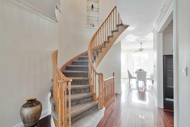 53 Splendor Dr, House detached with 5 bedrooms, 4 bathrooms and 5 parking in Whitby ON | Image 10