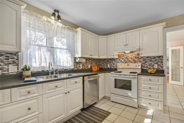 8375 County Rd 15, House detached with 3 bedrooms, 1 bathrooms and 8 parking in Augusta ON | Image 3