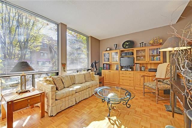 th84 - 86 Gloucester St, Townhouse with 2 bedrooms, 3 bathrooms and 2 parking in Toronto ON | Image 3
