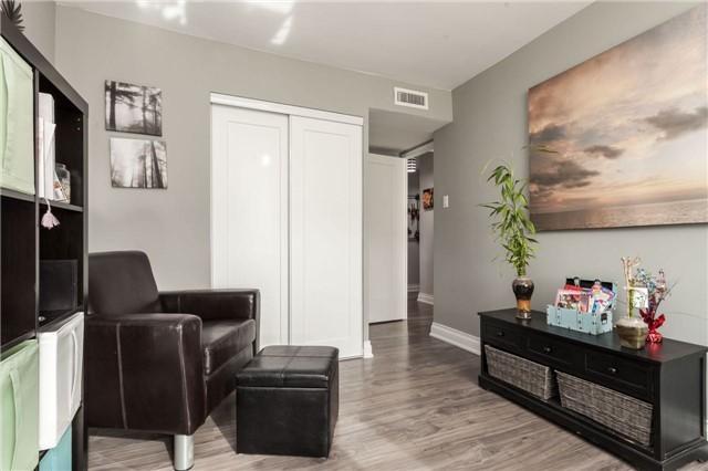 1002 - 61 Richview Rd, Condo with 3 bedrooms, 2 bathrooms and 1 parking in Toronto ON | Image 11