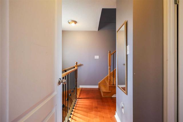 2 - 2 Florence Wyle Lane, Townhouse with 2 bedrooms, 2 bathrooms and 1 parking in Toronto ON | Image 10