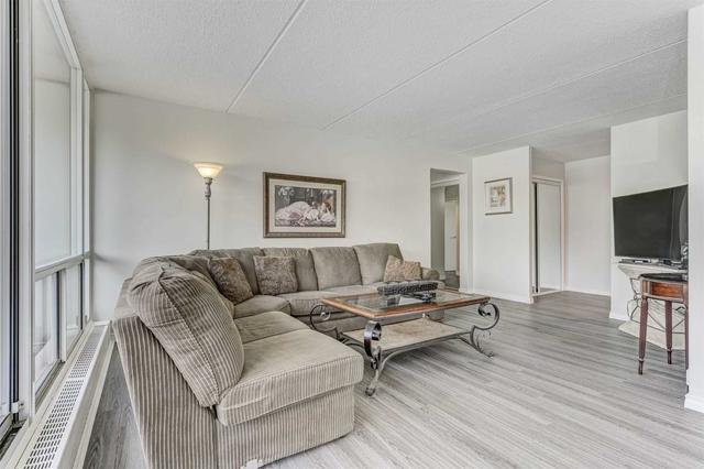 216 - 2 Glamorgan Ave, Condo with 2 bedrooms, 1 bathrooms and 1 parking in Toronto ON | Image 16