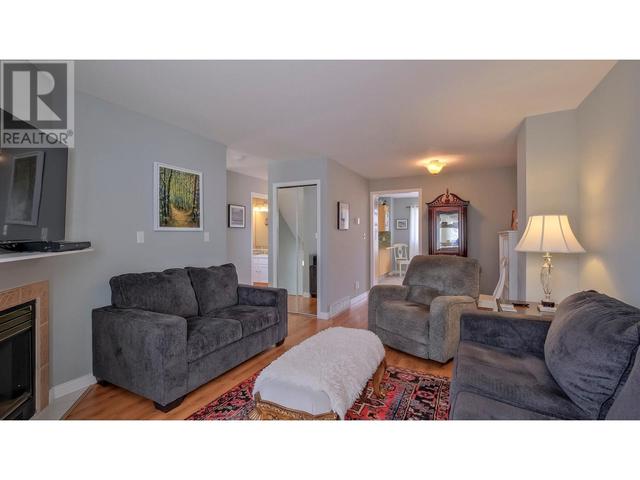 152 - 3153 Paris Street, House attached with 3 bedrooms, 2 bathrooms and 2 parking in Penticton BC | Image 23