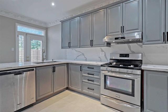 5953 Sidmouth St, House detached with 4 bedrooms, 4 bathrooms and 4 parking in Mississauga ON | Image 13