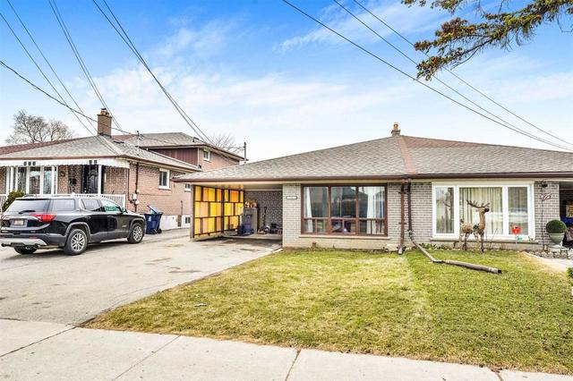 102 Northover St, House semidetached with 3 bedrooms, 1 bathrooms and 3 parking in Toronto ON | Image 1