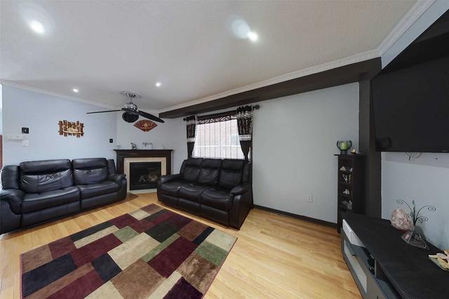 41 Amboise Cres, House detached with 3 bedrooms, 4 bathrooms and 6 parking in Brampton ON | Image 29