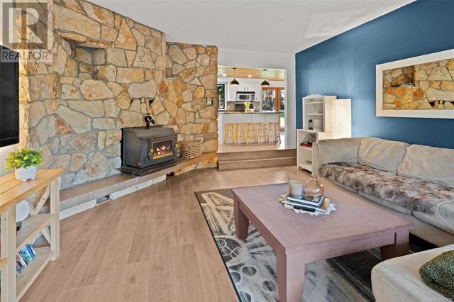 674 Braemar Ave, House detached with 6 bedrooms, 6 bathrooms and 10 parking in North Saanich BC | Image 30
